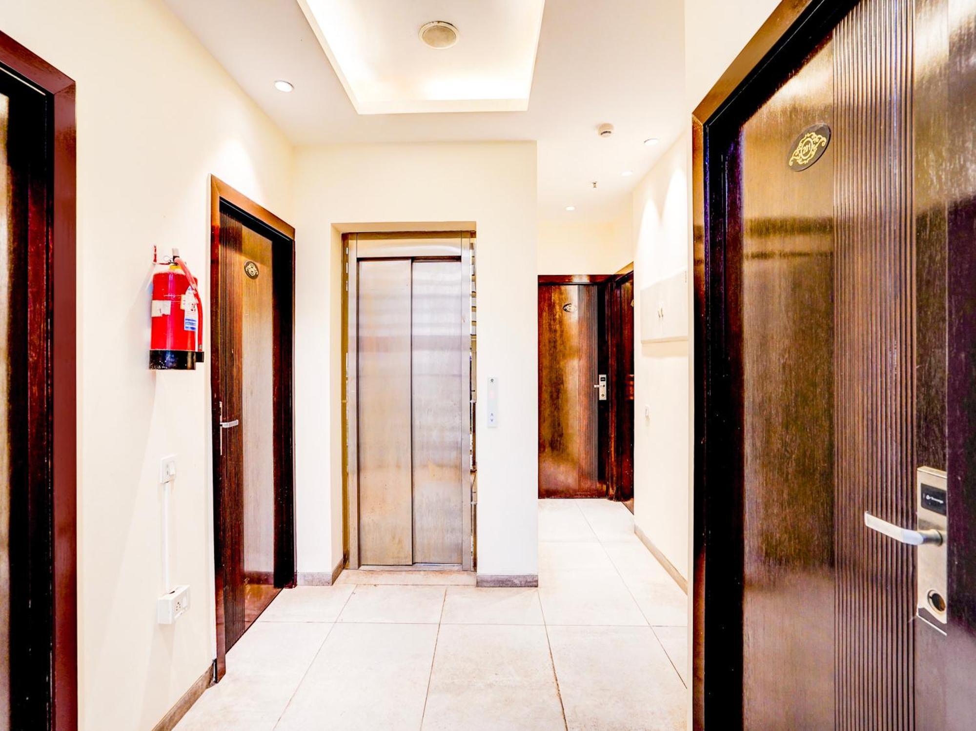 Готель Super Townhouse Pitampura West Enclave Делі Екстер'єр фото