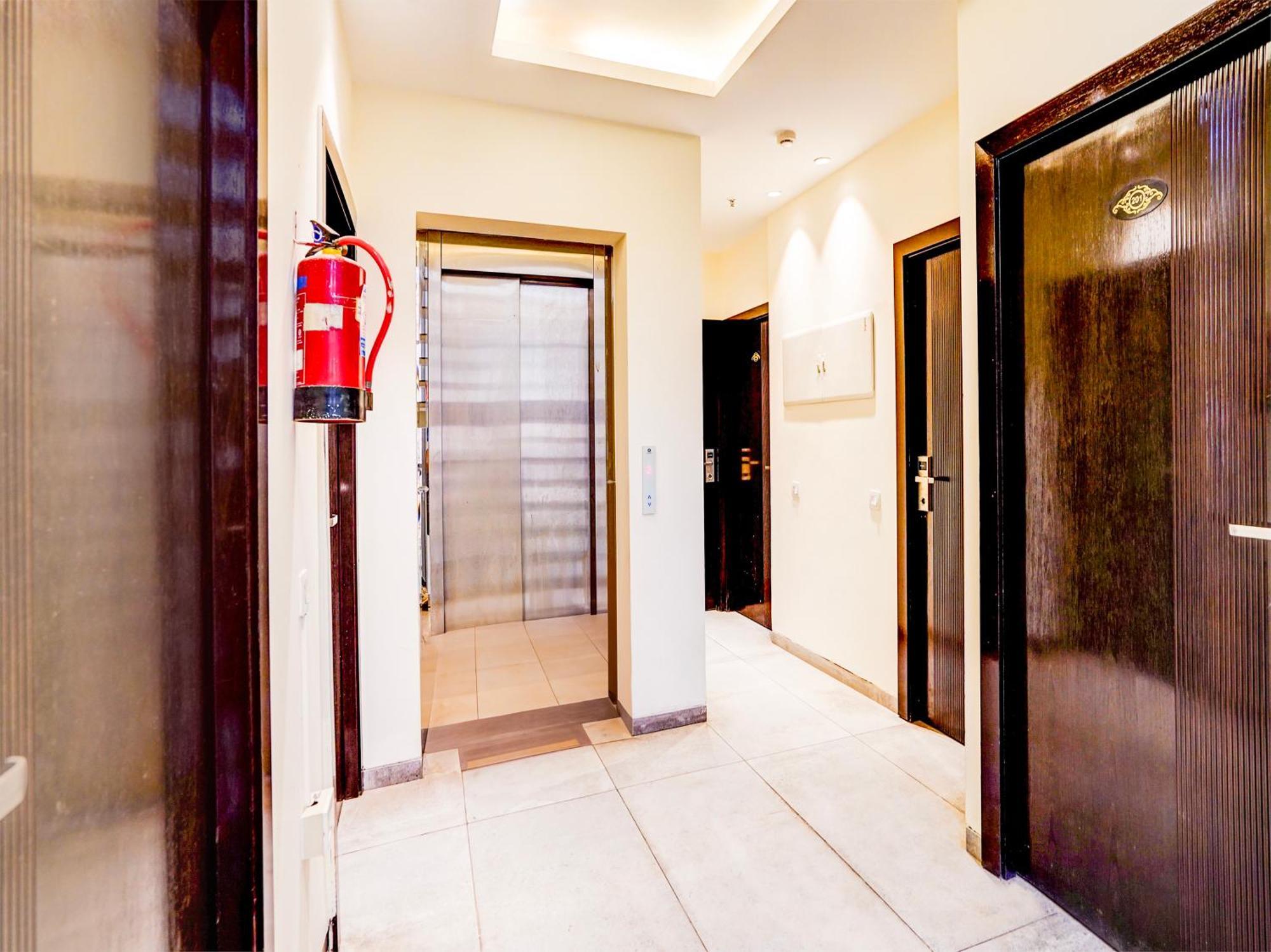 Готель Super Townhouse Pitampura West Enclave Делі Екстер'єр фото